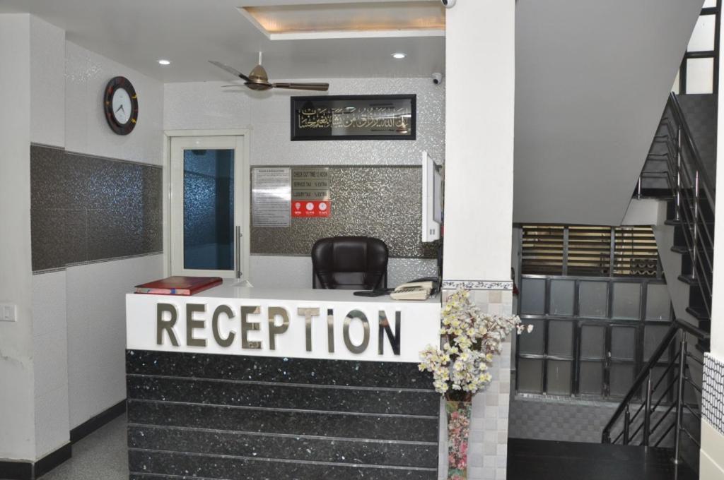 Hotel Al Gulzar Delhi  Exterior photo